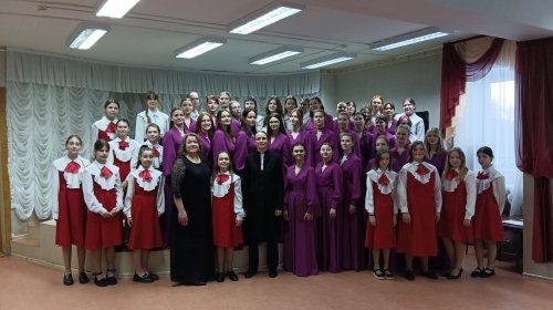 Академический хор старших классов и вокальный ансамбля Melisma.