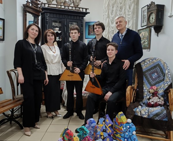 Звучала балалайка